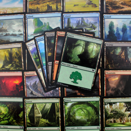 Pack especial "MTG Magic: Pack 100 tierras básicas"